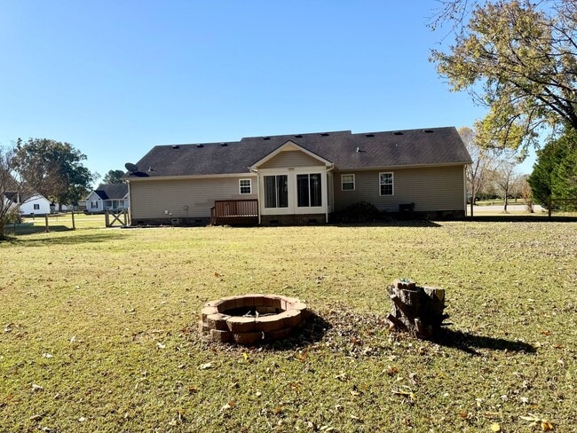 200 Dramtree Dr in Elizabeth City, NC - Building Photo - Building Photo