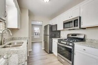 105 Chartres St photo'