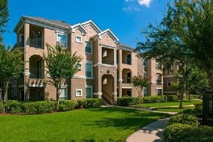 Estates at Fountain Lake in Stafford, TX - Building Photo