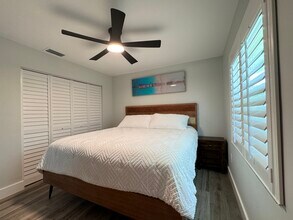 4811 Regal Dr in Bonita Springs, FL - Building Photo - Building Photo