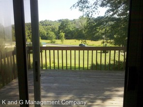 1245 Pineview Trail in Newark, OH - Foto de edificio - Building Photo