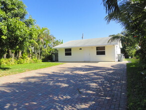 7804 Terrace Rd in Lantana, FL - Building Photo - Building Photo