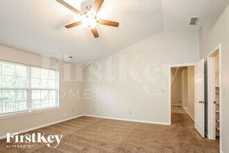 557 E Pine Ridge Dr in Westfield, IN - Building Photo - Building Photo