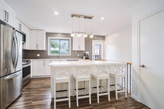 1303 Albany Dr in Ottawa, ON - Building Photo - Building Photo