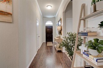 531 Sydney St in Wilmer, TX - Building Photo - Building Photo