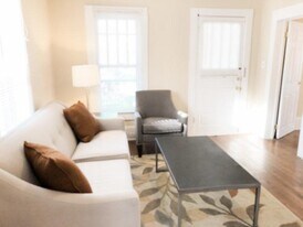 Room in House on Brooks St in Chapel Hill, NC - Building Photo