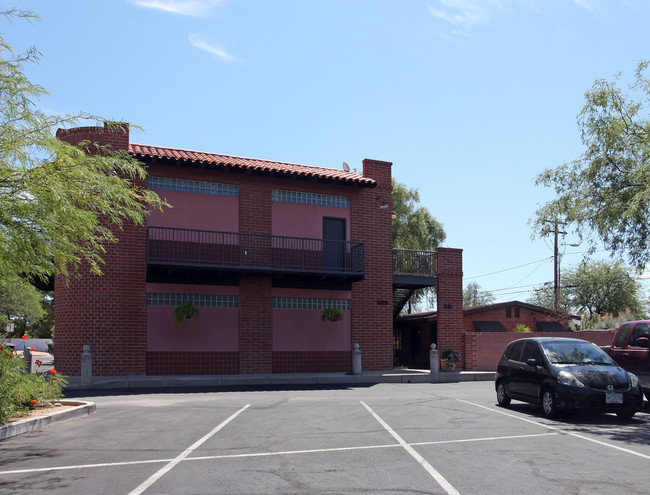 521-529 N Forgeus Ave in Tucson, AZ - Foto de edificio - Building Photo