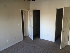 1450 Blue Sky Way, Unit 12-203 in Erie, CO - Foto de edificio - Building Photo