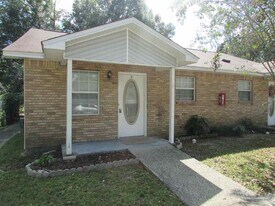 7135 Pearson Rd in Pensacola, FL - Building Photo