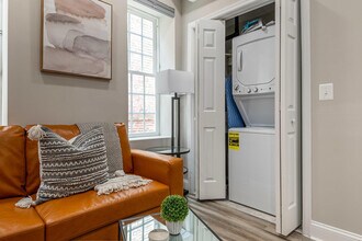 701 E St SE in Washington, DC - Foto de edificio - Building Photo