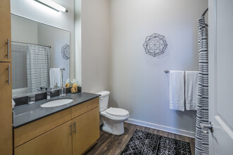 Highland Row Apartments in Memphis, TN - Building Photo - Interior Photo