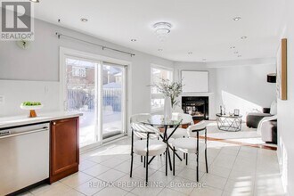 135 Richard Coulson Crescent in Whitchurch-Stouffville, ON - Building Photo - Building Photo