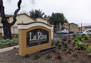 La Risa Apartments in San Antonio, TX - Building Photo - Building Photo