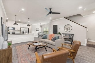 703 Turner St in College Station, TX - Building Photo - Building Photo