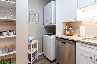 Ridgewood Apartments in Ypsilanti, MI - Building Photo - Building Photo