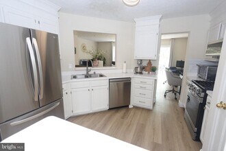 1424 Falcon Nest Ct in Arnold, MD - Building Photo - Building Photo