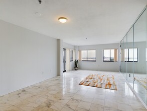 475 Revere St, Unit #1106A in Revere, MA - Foto de edificio - Building Photo