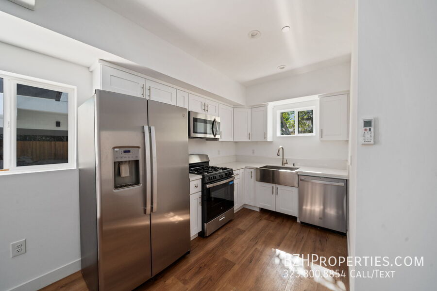 6336 Beck Ave in Los Angeles, CA - Building Photo