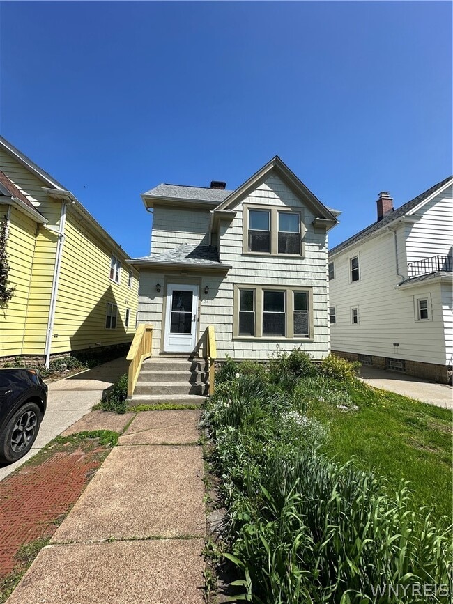 property at 52 Kenwood Rd