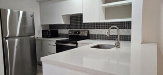 10930 Royal Palm Blvd in Coral Springs, FL - Building Photo