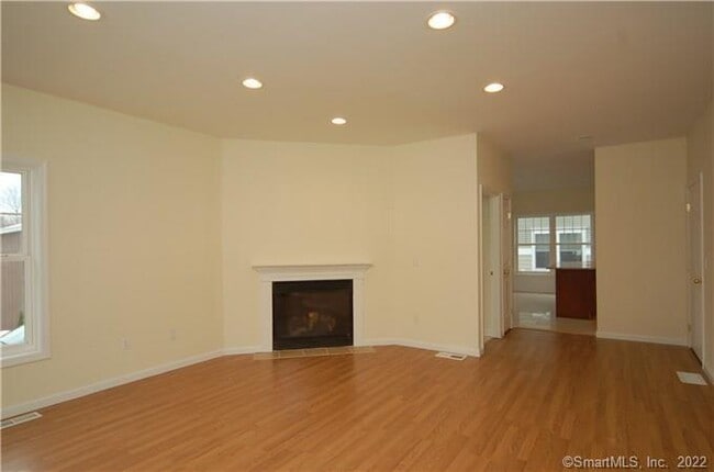109 Park Ave in Danbury, CT - Building Photo - Building Photo