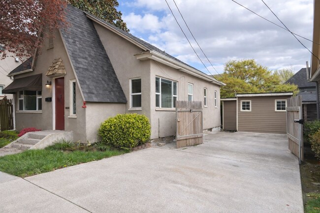 309 W McLoughlin Blvd in Vancouver, WA - Building Photo - Building Photo