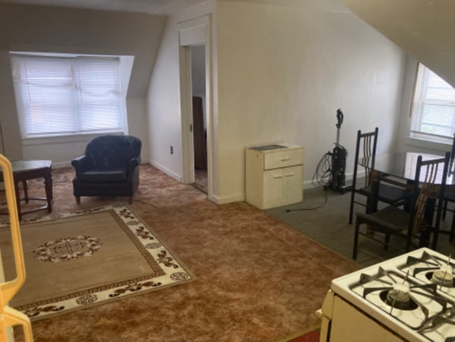 3431 W Kilbourn Ave