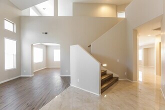 7504 S 45th Dr in Phoenix, AZ - Foto de edificio - Building Photo