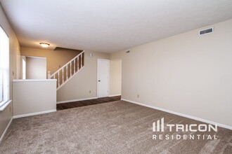 5926 Bowie Ln in Indianapolis, IN - Building Photo - Building Photo
