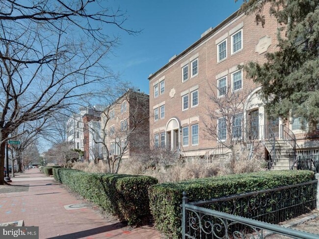 property at 254 Maryland Ave NE