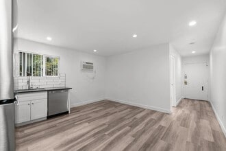 925 W 30th St in Los Angeles, CA - Building Photo - Building Photo