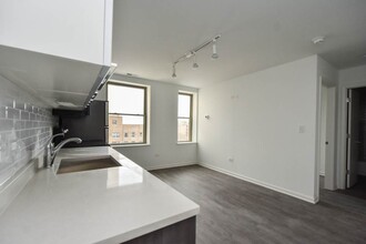 940 W Winona St in Chicago, IL - Building Photo - Building Photo