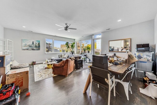 3620 W Irving Park Rd, Unit 2R in Chicago, IL - Building Photo - Building Photo