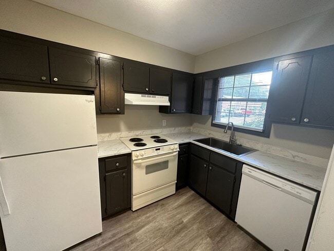 property at 1108 Tiger Blvd