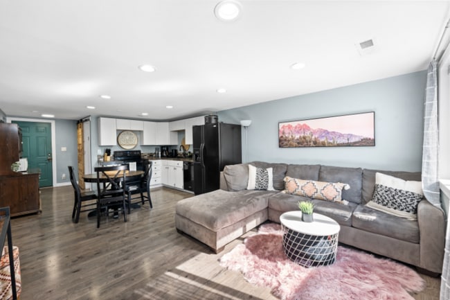 property at 1101 E Stiner Ave