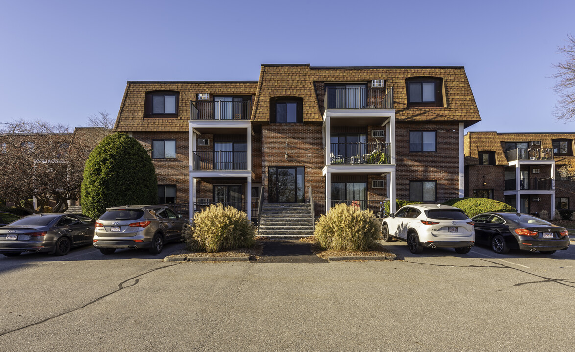 Nahatan Terrace in Norwood, MA - Building Photo