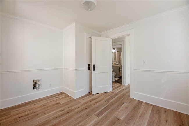 property at 116 W Spruce St