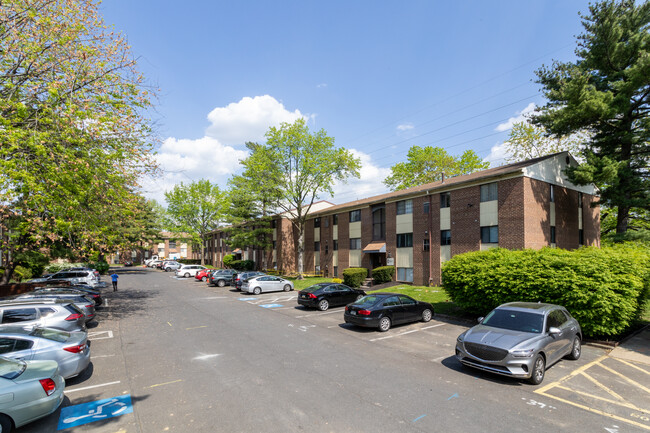 Pathways Condominiums in Philadelphia, PA - Building Photo - Building Photo