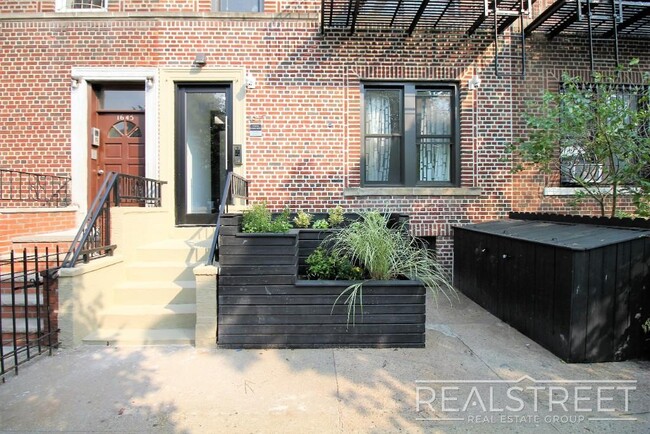 1647 8th Ave in Brooklyn, NY - Building Photo - Building Photo