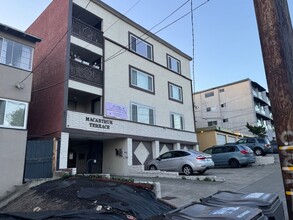 Macarthur Terrace at Adams Point in Oakland, CA - Building Photo - Building Photo