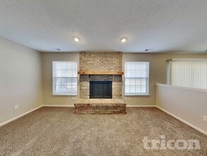 6228 Glenshire Ln in Indianapolis, IN - Building Photo - Building Photo