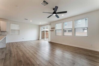 10613 Adobe Ranch St in Las Vegas, NV - Building Photo - Building Photo