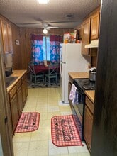 218 Redbud Ln, Unit B in New Braunfels, TX - Foto de edificio - Building Photo