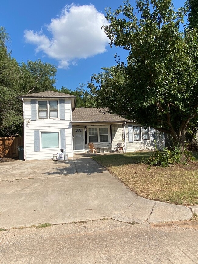 property at 1920 Hampton Ave