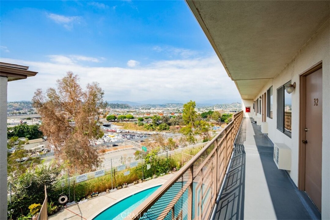 Fairview Apartments in Los Angeles, CA - Building Photo