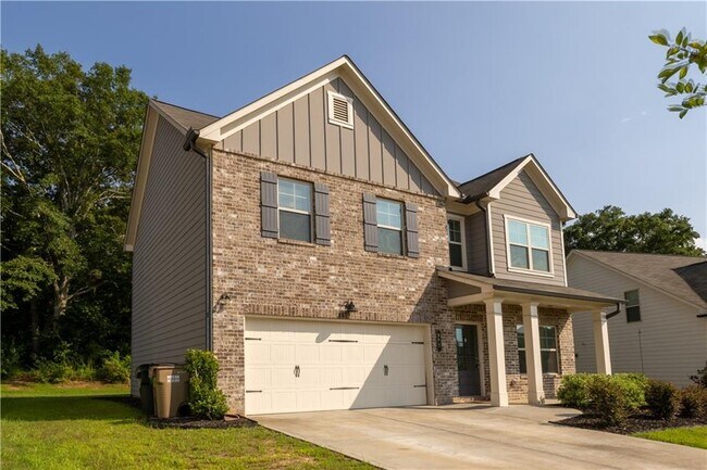 221 Winterset Cir in Hoschton, GA - Building Photo - Building Photo