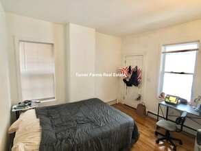 32 S Huntington Ave, Unit 2 in Boston, MA - Building Photo - Building Photo