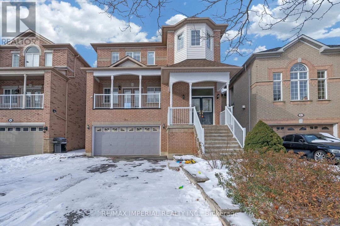 82 Santa Maria Trail in Vaughan, ON - Building Photo