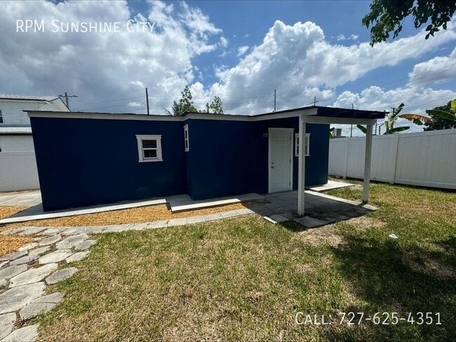 2017 Ocean View Pl in Tampa, FL - Building Photo - Building Photo