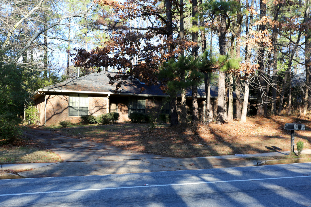 7870 Colquitt Rd in Atlanta, GA - Building Photo